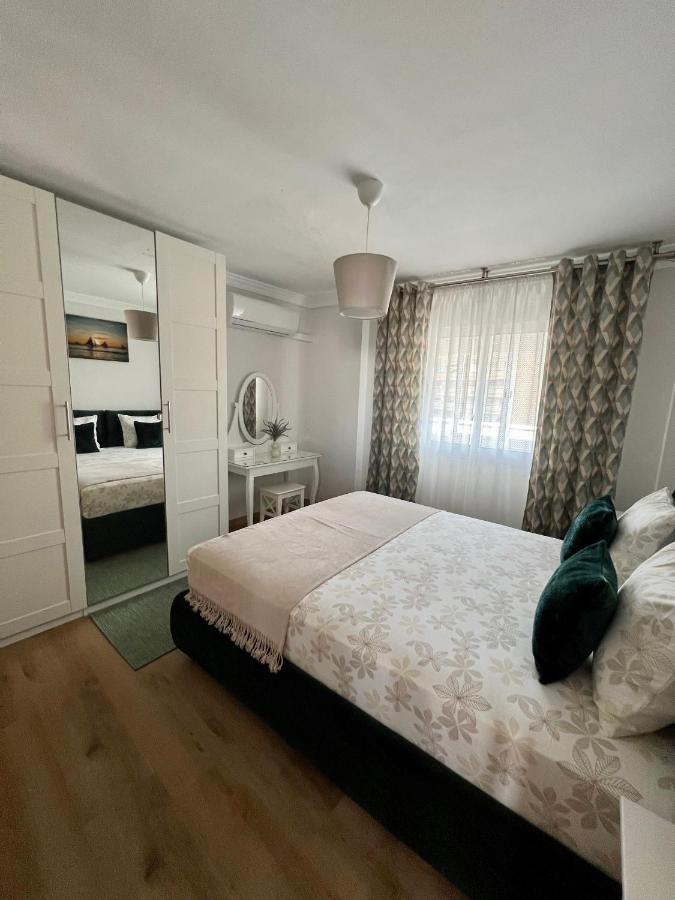 Apartamentos Prestige Suites Malaga II Kültér fotó